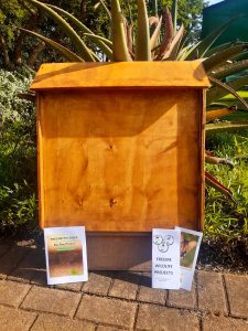 COLONY ROOSTING BOX